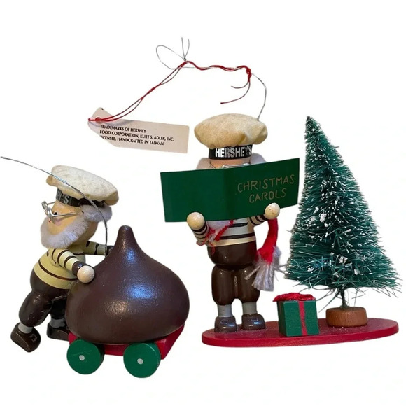 Vintage Hershey’s Collectors Series Ornament Set of 2 1992 and 1993 Wooden EUC - Picture 1 of 9